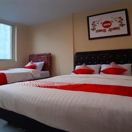Oyo 1053 Angelyn Home Stay Medan Exterior foto