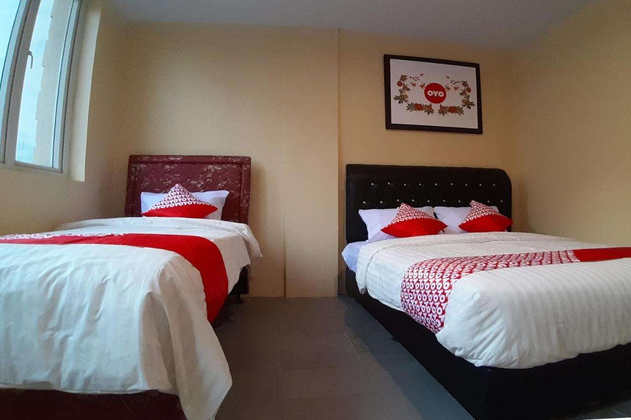 Oyo 1053 Angelyn Home Stay Medan Exterior foto