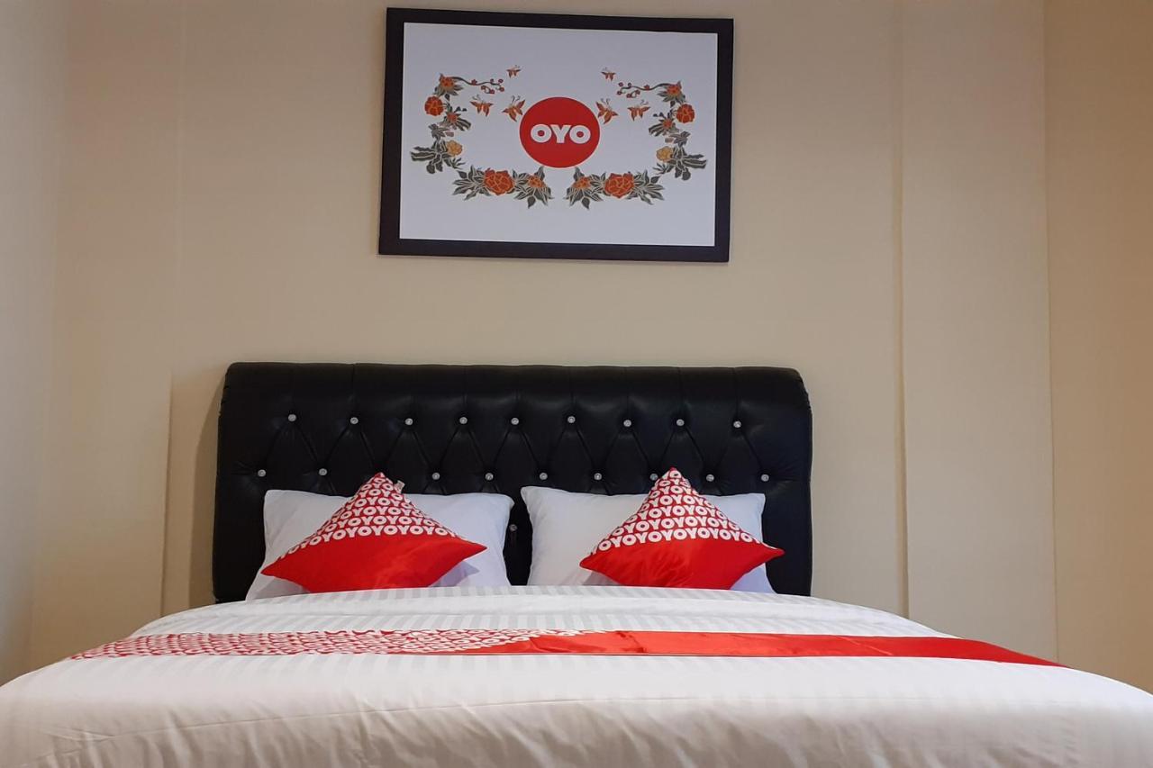 Oyo 1053 Angelyn Home Stay Medan Exterior foto