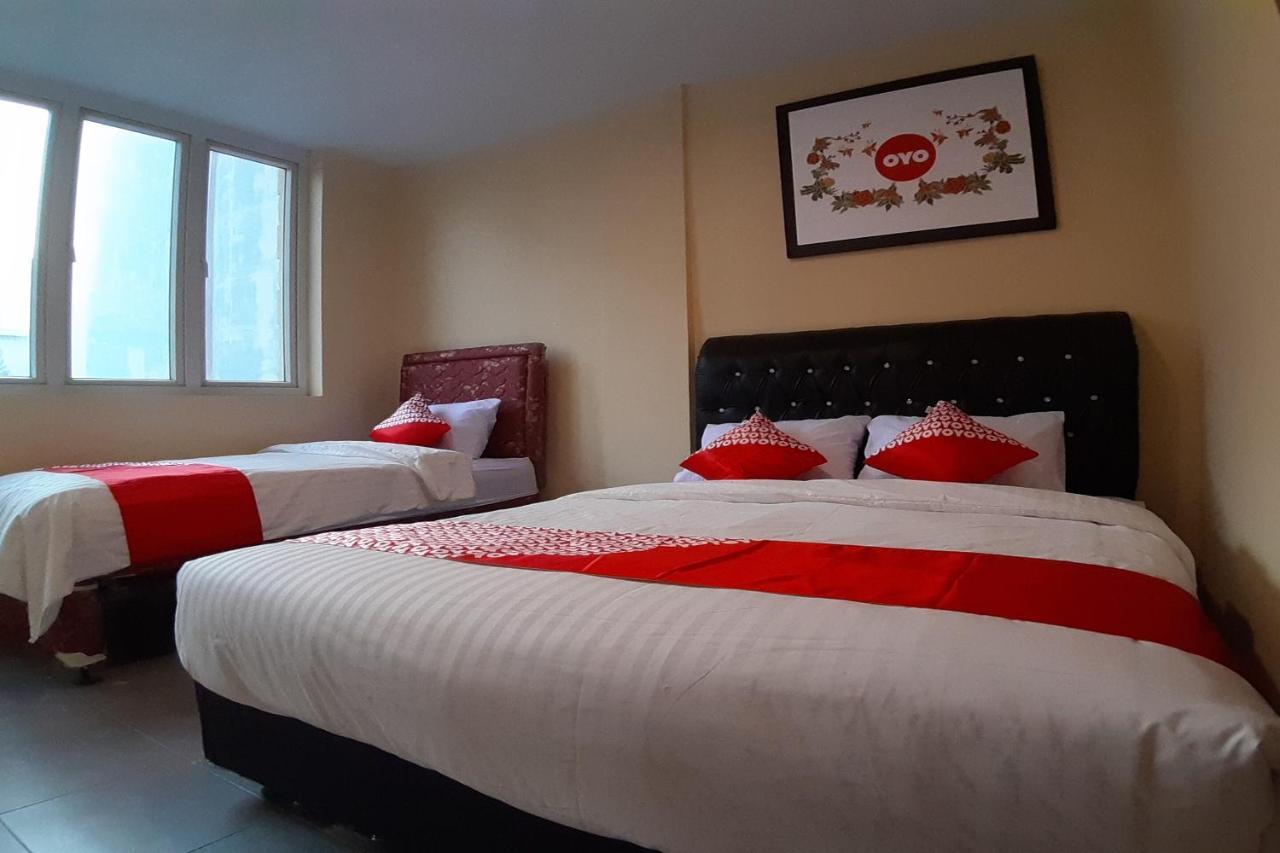 Oyo 1053 Angelyn Home Stay Medan Exterior foto